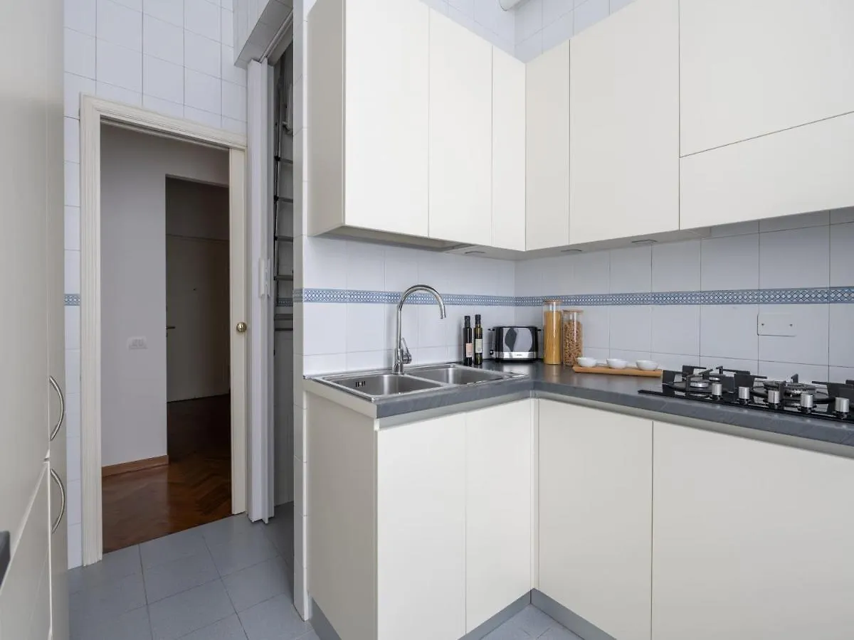 The Best Rent - Gorgeous Two-Bedroom Apartment In Porta Nuova District ミラノ