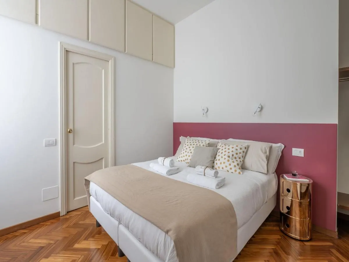 The Best Rent - Gorgeous Two-Bedroom Apartment In Porta Nuova District ミラノ イタリア