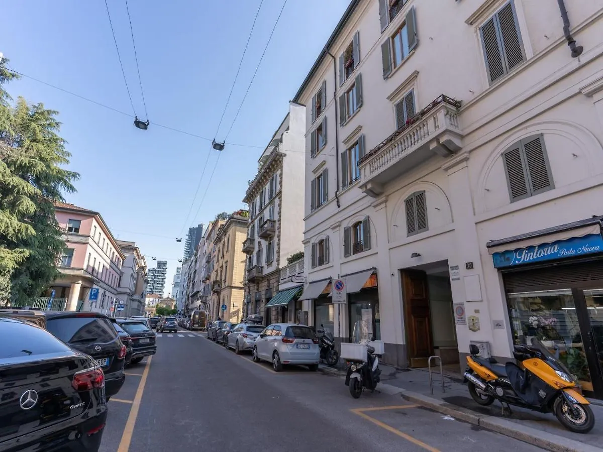 The Best Rent - Gorgeous Two-Bedroom Apartment In Porta Nuova District Milan Italy