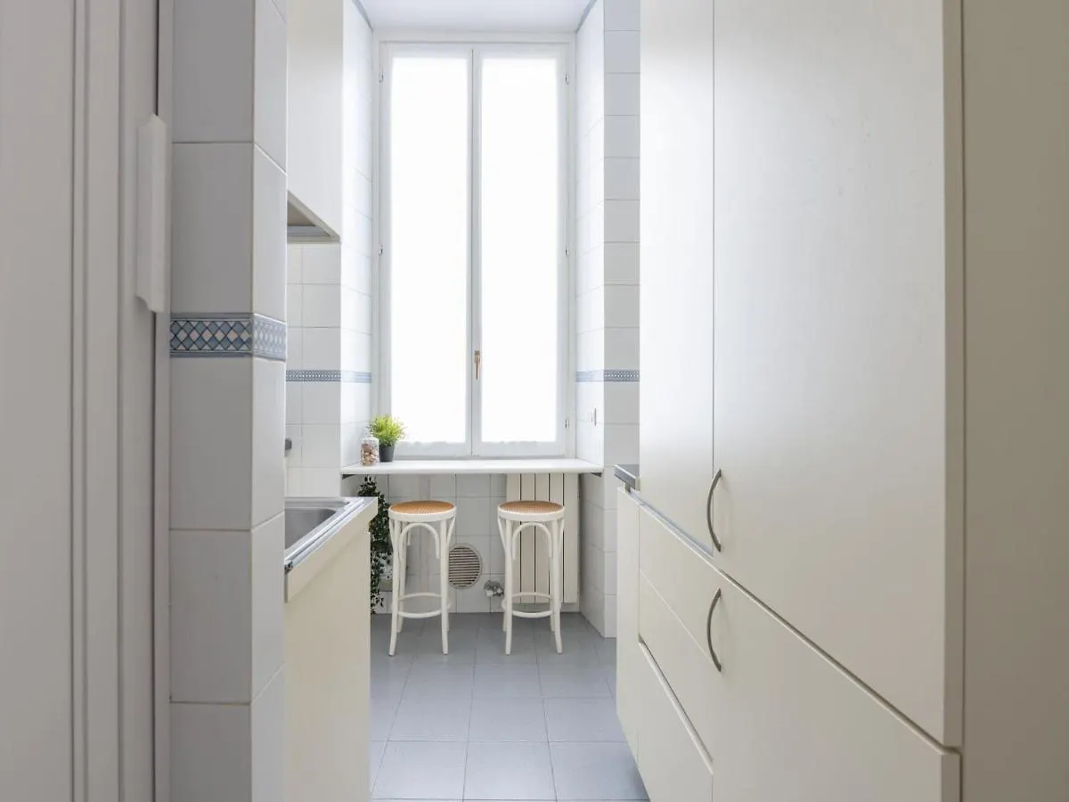 The Best Rent - Gorgeous Two-Bedroom Apartment In Porta Nuova District Milan